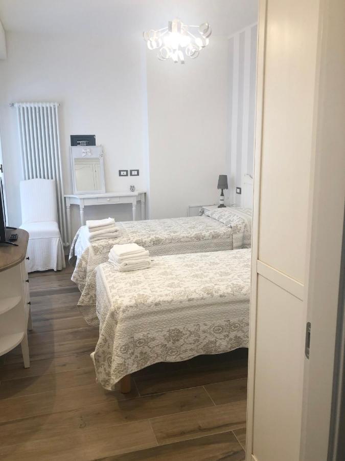La Rosa Bianca Bed and Breakfast Rozzano Εξωτερικό φωτογραφία